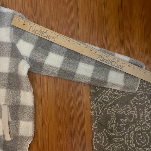 Abercrombie & Fitch quarter zip - Picture 6 of 7